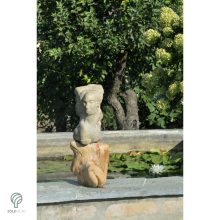 Kvarkok hármasának szobra