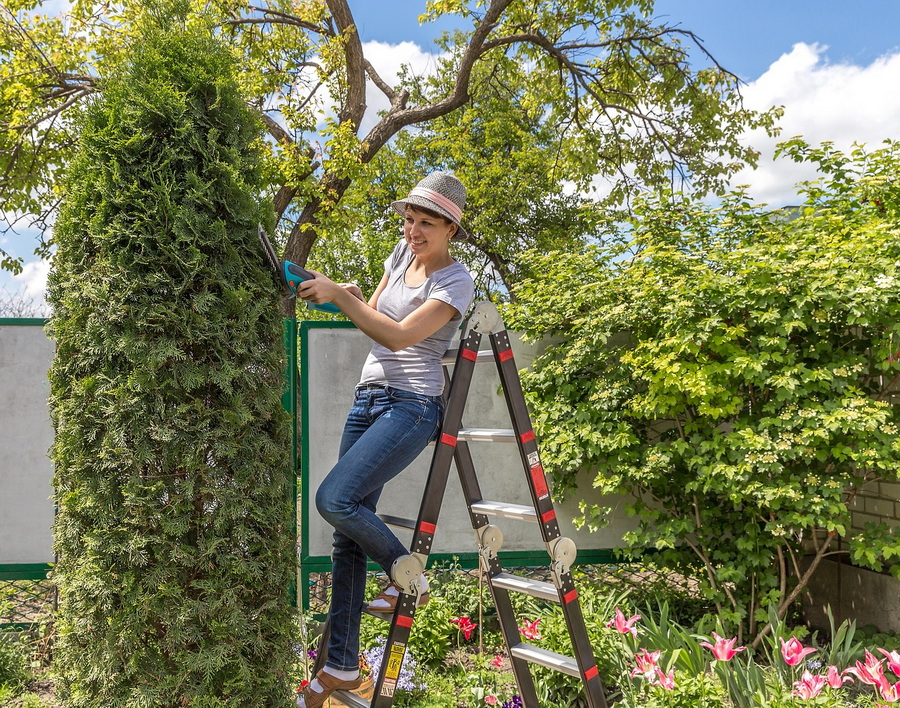gardening-tool-girl